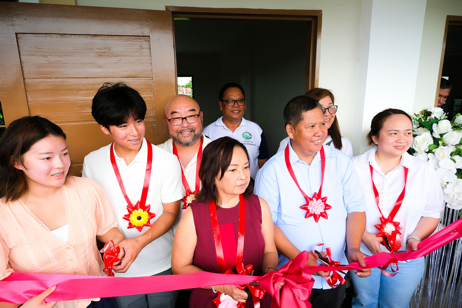 Ribbon-cutting ceremony for the new library at San Francisco Elementary